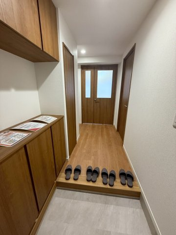 エバーライフ春日公園の玄関