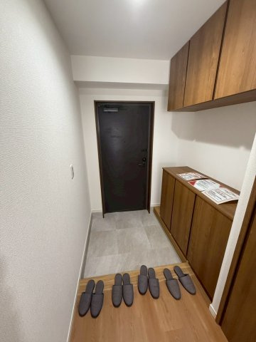 エバーライフ春日公園の玄関