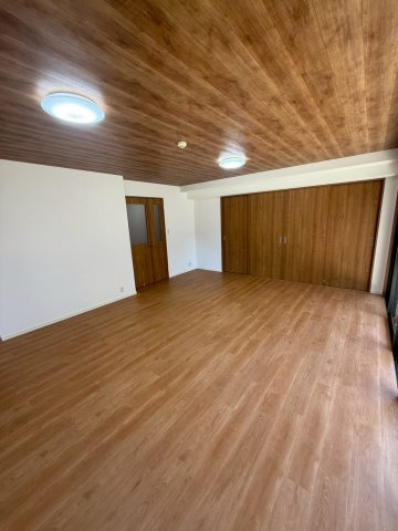 エバーライフ春日公園の居間・リビング