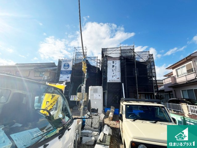 犬上郡豊郷町安食南　新築一戸建ての外観|周辺は落ち着いた街並みの住宅地！子育てがしやすい住環境です！まだ未完成ですが、現地でしかわからない事もございます。是非一度ご覧ください。