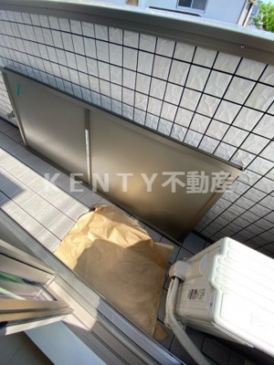 【バルコニー】 | グランディール池上 | 外からの目が気にならないバルコニーで洗濯物が干せます