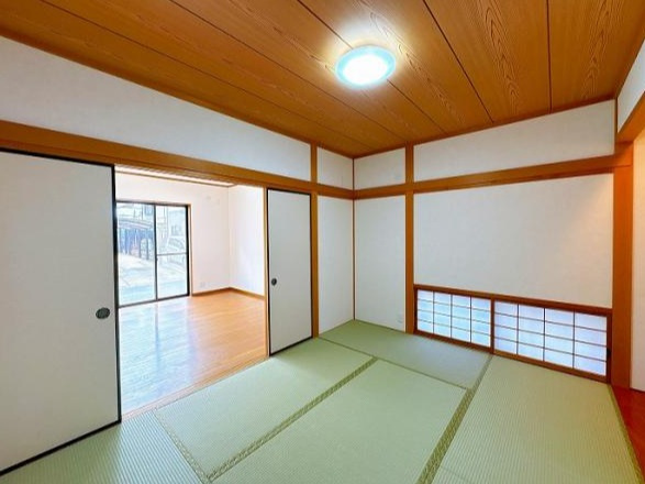 各務原市蘇原東栄町２丁目の和室