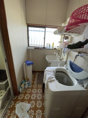 東雲町2丁目　戸建ての独立洗面台