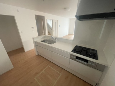 【居間・リビング】 | 南城市大里嶺井（全7棟）A・B・E号棟 | E号棟　LDK19.5帖♪