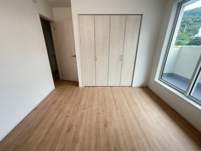 【洋室】 | 南城市大里嶺井（全7棟）A・B・E号棟 | E号棟　洋室6.06帖＋CL付き♪