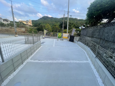 【駐車場】 | 南城市大里嶺井（全7棟）A・B・E号棟 | E号棟　駐車3台可♪