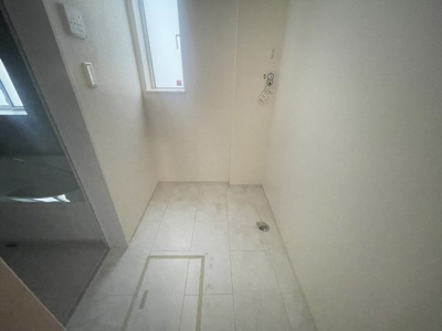 【収納】 | 南城市大里嶺井（全7棟）A・B・E号棟 | E号棟　収納＆パントリー付き♪