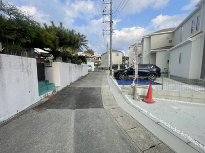 【前面道路含む現地写真】 | 南城市大里嶺井（全7棟）A・B・E号棟 | ※北側公道4m♪