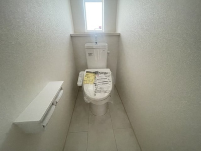 【トイレ】 | 南城市大里嶺井（全7棟）A・B・E号棟 | E号棟　温水洗浄便座♪