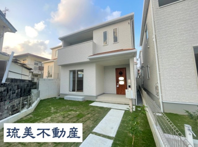 【外観】 | 南城市大里嶺井（全7棟）A・B・E号棟 | B号棟　並列駐車3台可♪