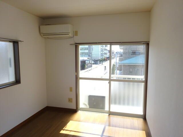 スマイルハピネスの居間・リビング