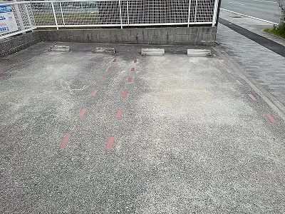 カルテット中島新町の駐車場