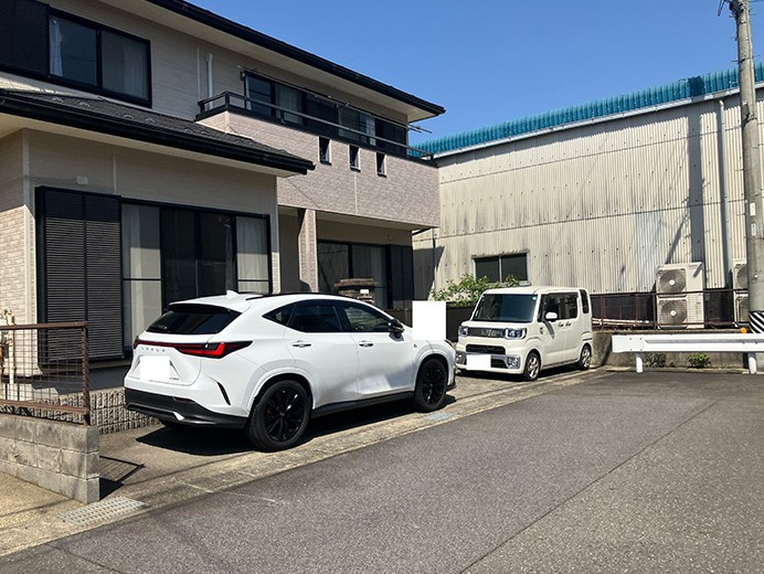 リフォーム　中古戸建　各務原市蘇原東栄町2丁目　平成8年築の駐車場