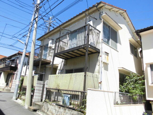 閑静な住宅街の中の物件です。