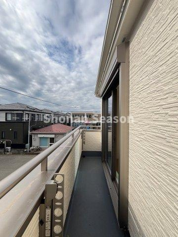 【バルコニー】 | 2か所バルコニーは、たくさん洗濯物を干すことができ、各部屋からお布団を干すにも便利です◎