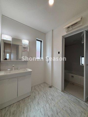 【独立洗面台】 | シャンプーのストックも収納できる「洗面化粧台」完備◎