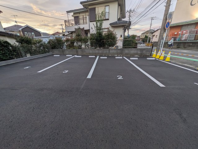 Cow Bell　Ⅱの駐車場