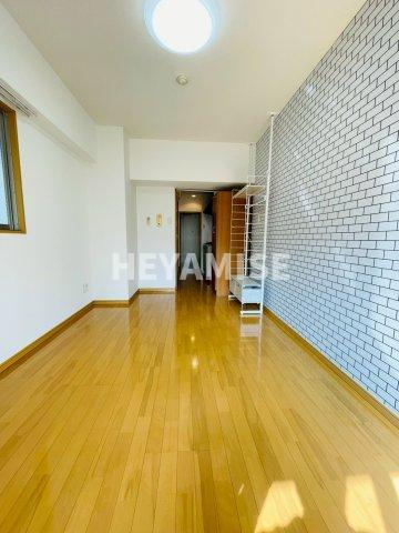 COCO今博多町の居間・リビング