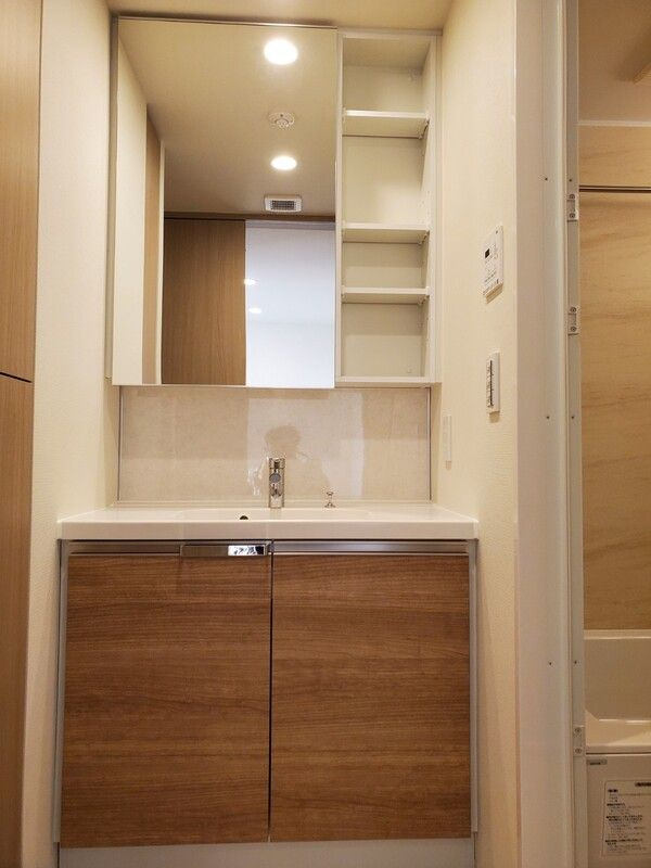 KI-LIGHTKINSHICHOの独立洗面台