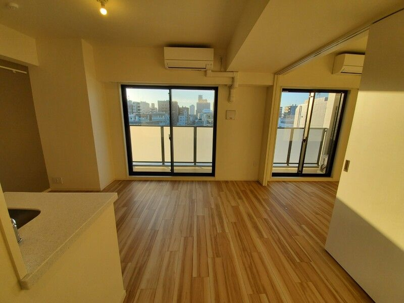 KI-LIGHTKINSHICHOの居間・リビング