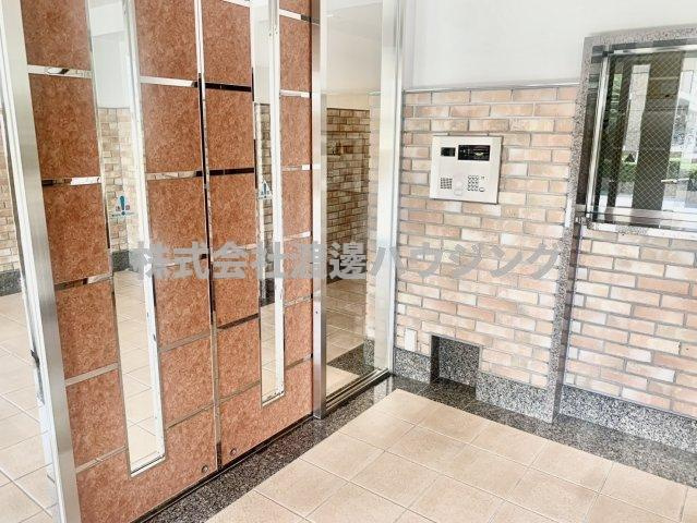 アルシェ江坂のエントランス