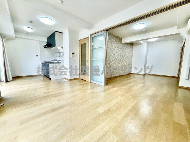 アルシェ江坂の居間・リビング