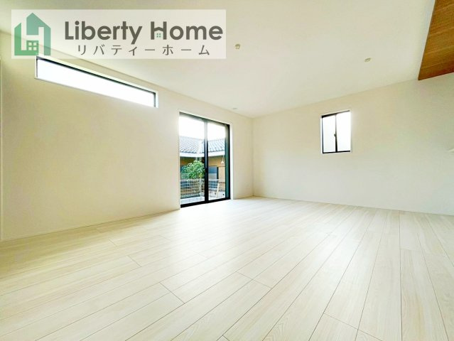 取手市中原町3棟　新築戸建　1号棟の居間・リビング