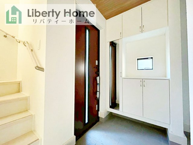 取手市中原町3棟　新築戸建　1号棟の玄関