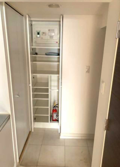 アーデン駒沢大学　駅近　ペット相談可　敷金0　礼金0　の玄関