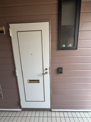 メープルコートアオヤマの玄関