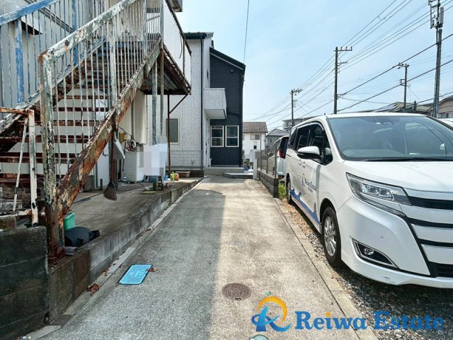 中古戸建　藤沢市辻堂元町5丁目の駐車場