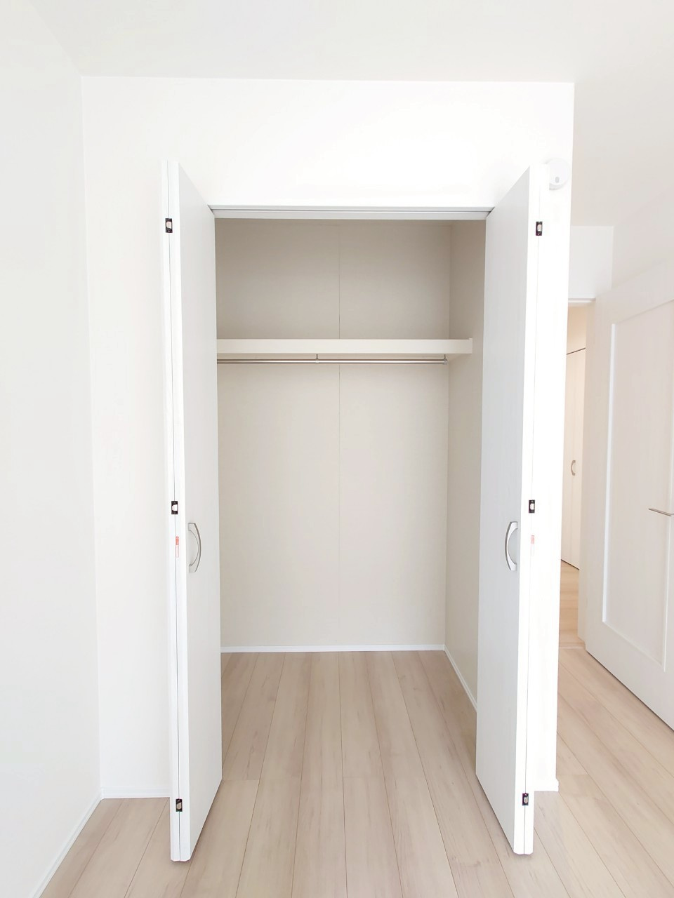 ◆リビング広々１８帖以上◆全居室収納付き◆全室２面採光◆長岡京今里薬師堂の収納|クローゼット