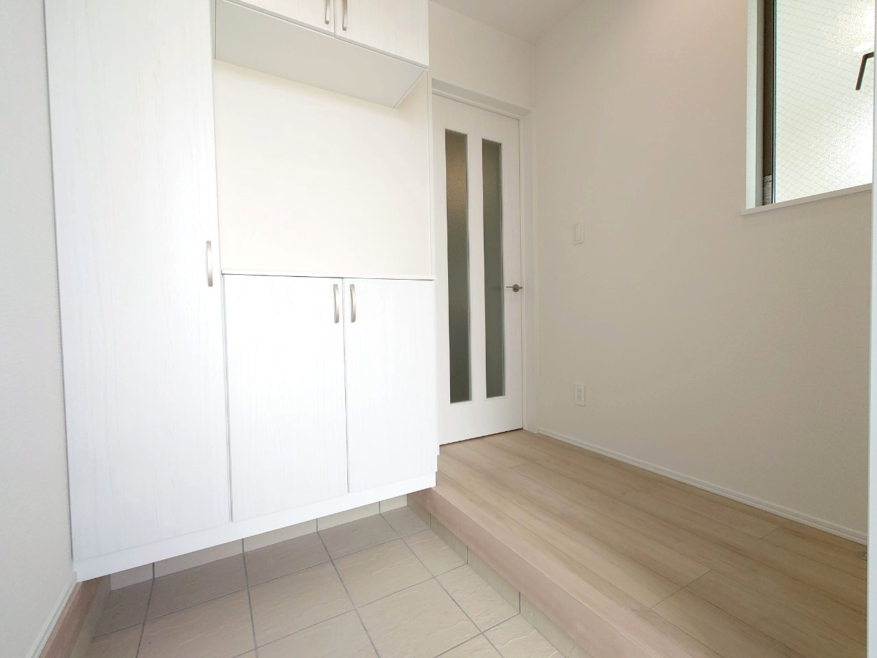 ◆リビング広々１８帖以上◆全居室収納付き◆全室２面採光◆長岡京今里薬師堂の玄関|玄関