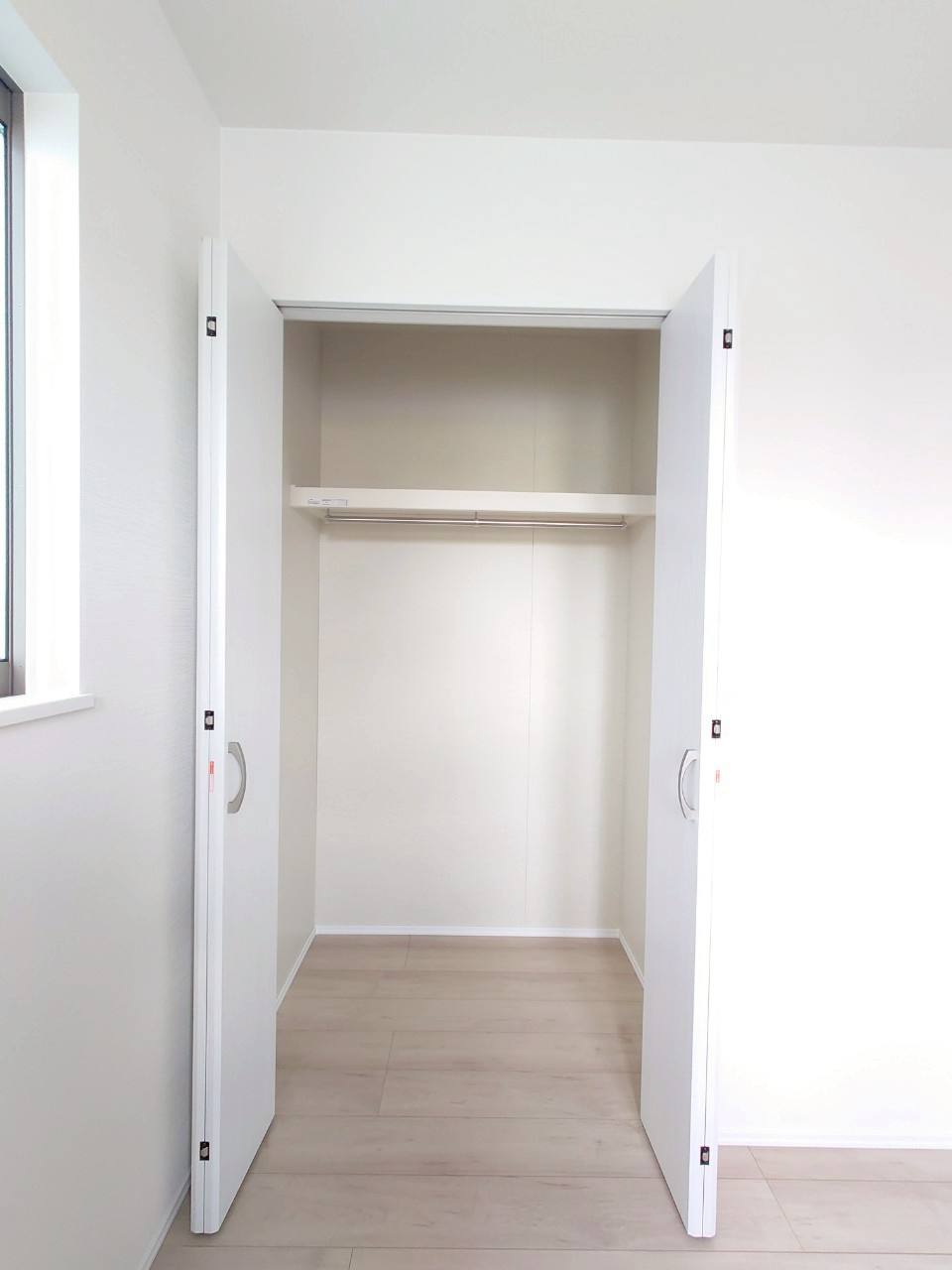 ◆リビング広々１８帖以上◆全居室収納付き◆全室２面採光◆長岡京今里薬師堂の収納|クローゼット