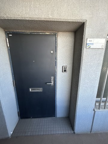 フローリッシュ二見の玄関