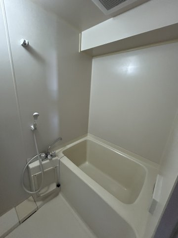 フローリッシュ二見の浴室