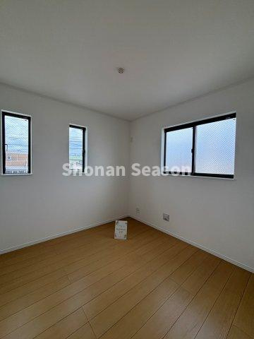 【洋室】 | 各居室6帖以上あり、どのお部屋を選んでも快適です◎