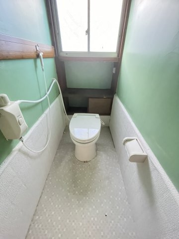 足利市小俣町戸建てのトイレ|落ち着いた色調のトイレです
