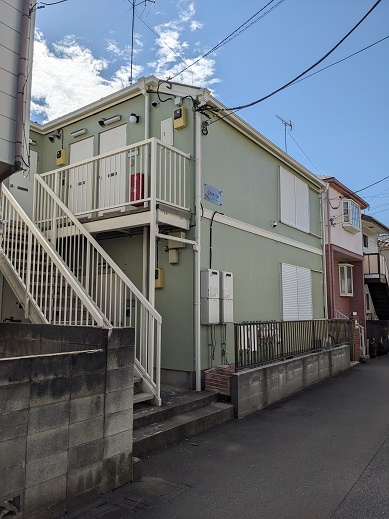 調布市富士見町４丁目のアパートの外観