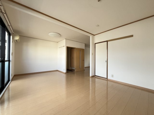 エアフォルクC棟の居間・リビング