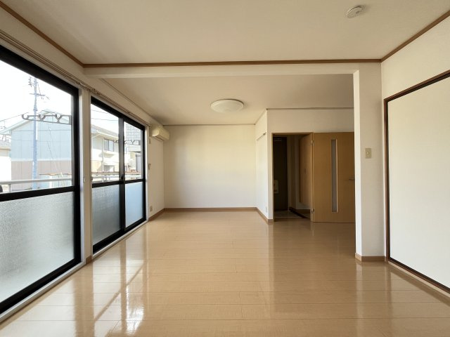 エアフォルクC棟の居間・リビング