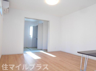 【居間・リビング】 | 白河市久田野新築一戸建て6棟 | こちらのリビングで趣味の時間をお楽しみください