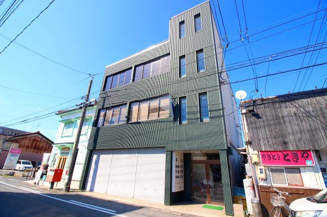 米子市角盤町3丁目79番地　赤尾ビル1Fの外観|角盤町赤尾ビルです
1F賃貸募集となります。
