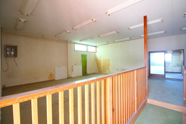 米子市角盤町3丁目79番地　赤尾ビル1Fの内装|1F土間仕様になります。