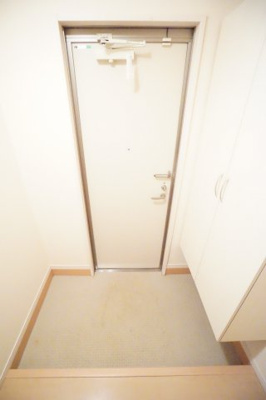 【玄関】 | ロックコートA | ※同物件・反転タイプの写真です。