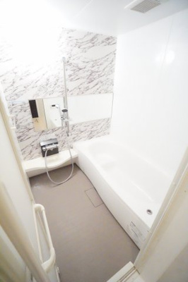 【浴室】 | ロックコートA | ※同物件・反転タイプの写真です。