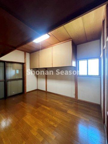 【洋室】 | キレイな住空間広がる各所に、充実の収納スペースをご用意しました♪