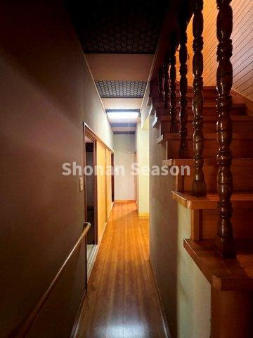 【内装】 | 不審者から大切な家族を守るシャッター雨戸が完備されております♪