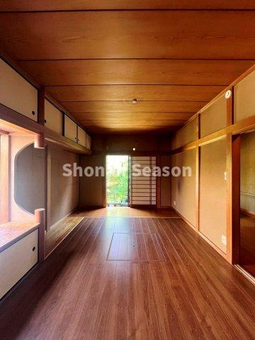 【居間・リビング】 | 大家族・二世帯住居にもピッタリな部屋数豊富！7DKのお住まいです♪