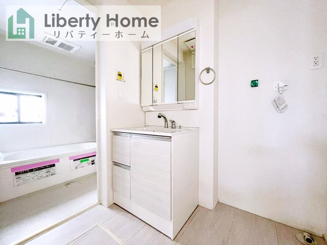 取手市中原町3棟　新築戸建　2号棟の独立洗面台